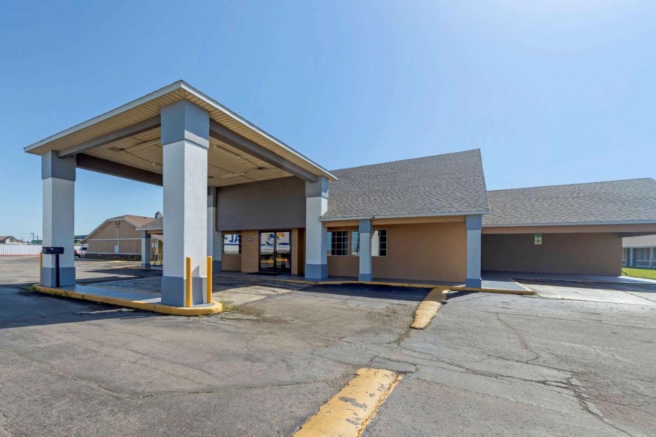 Econo Lodge Pryor Creek Eksteriør billede