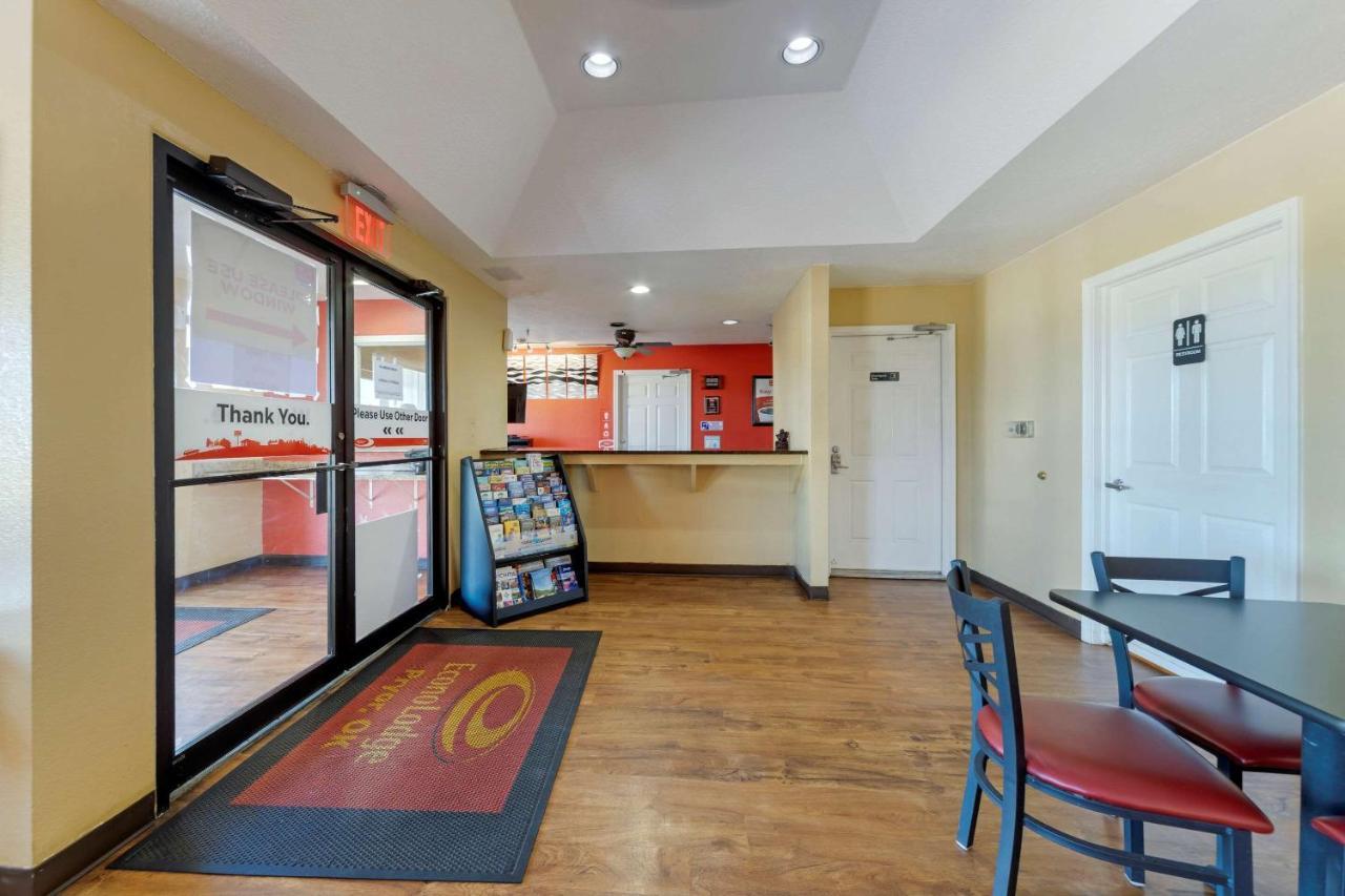 Econo Lodge Pryor Creek Eksteriør billede