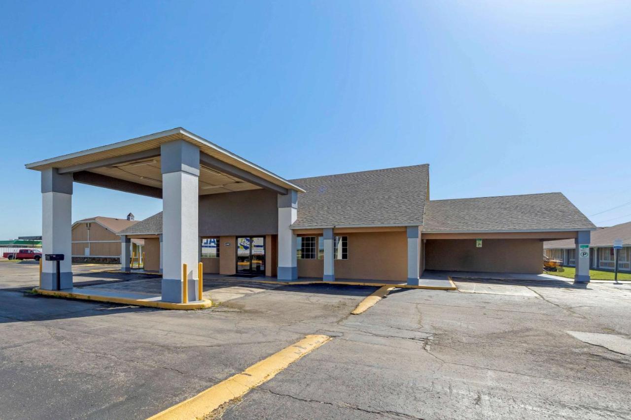 Econo Lodge Pryor Creek Eksteriør billede