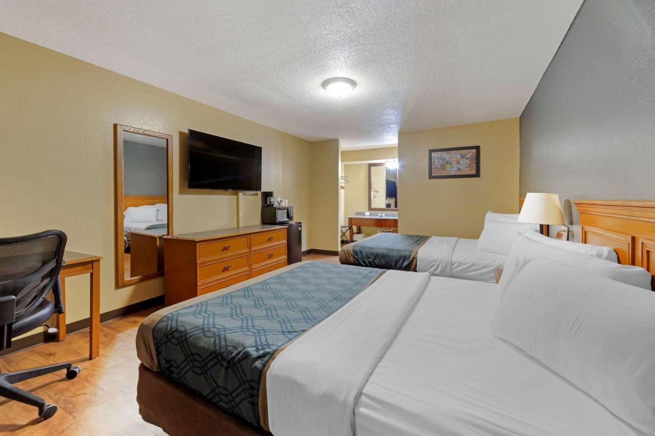 Econo Lodge Pryor Creek Eksteriør billede