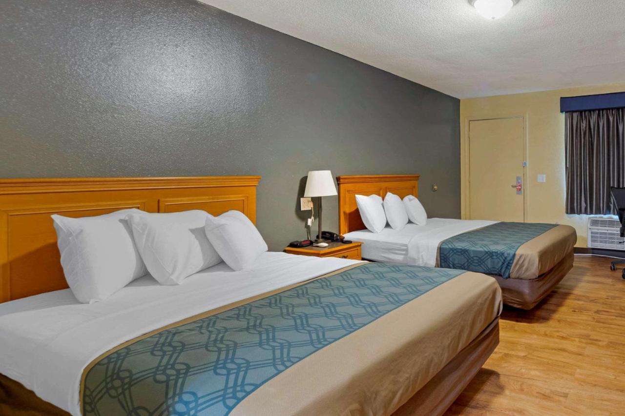 Econo Lodge Pryor Creek Eksteriør billede