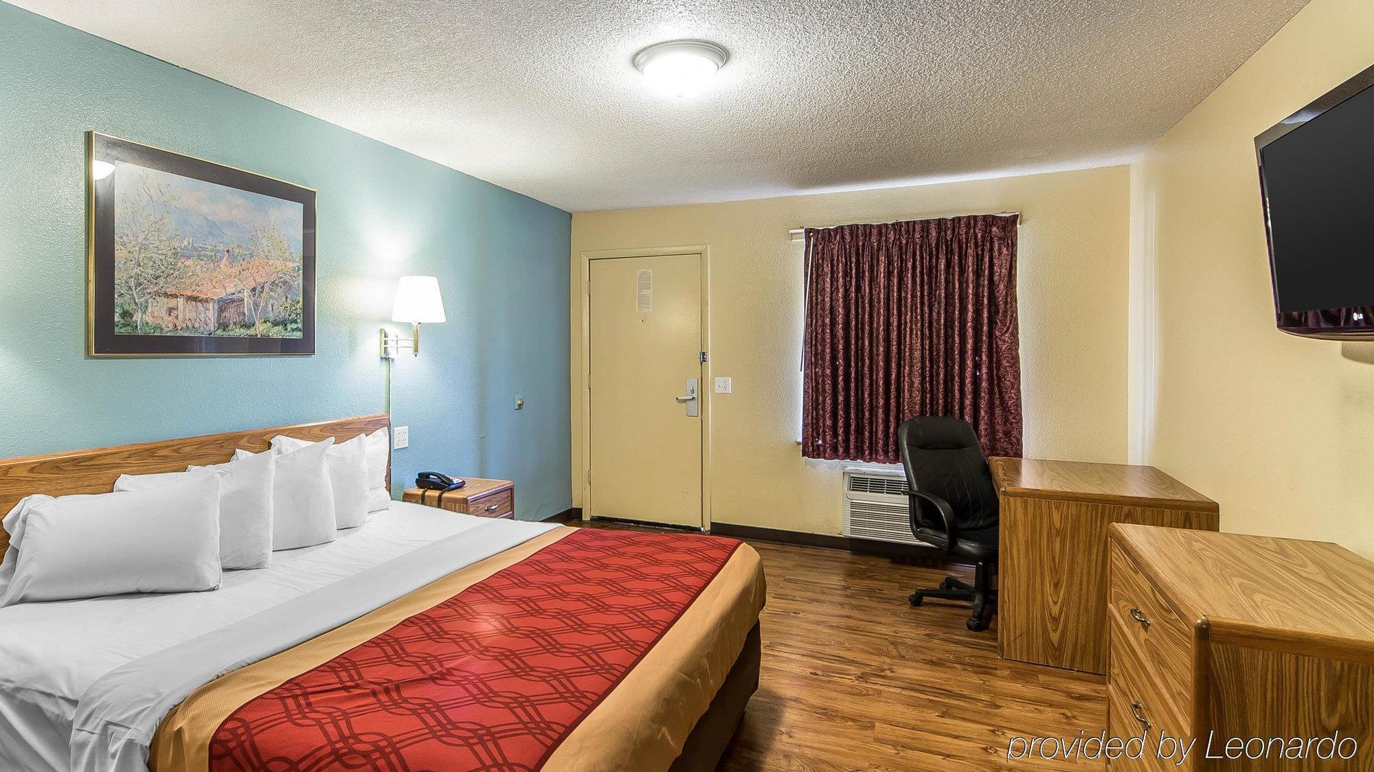 Econo Lodge Pryor Creek Eksteriør billede