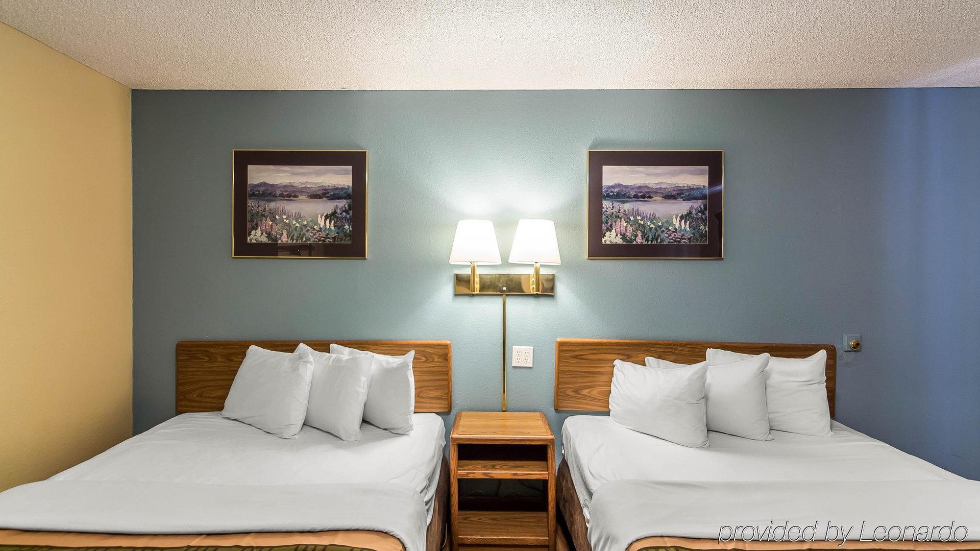 Econo Lodge Pryor Creek Eksteriør billede