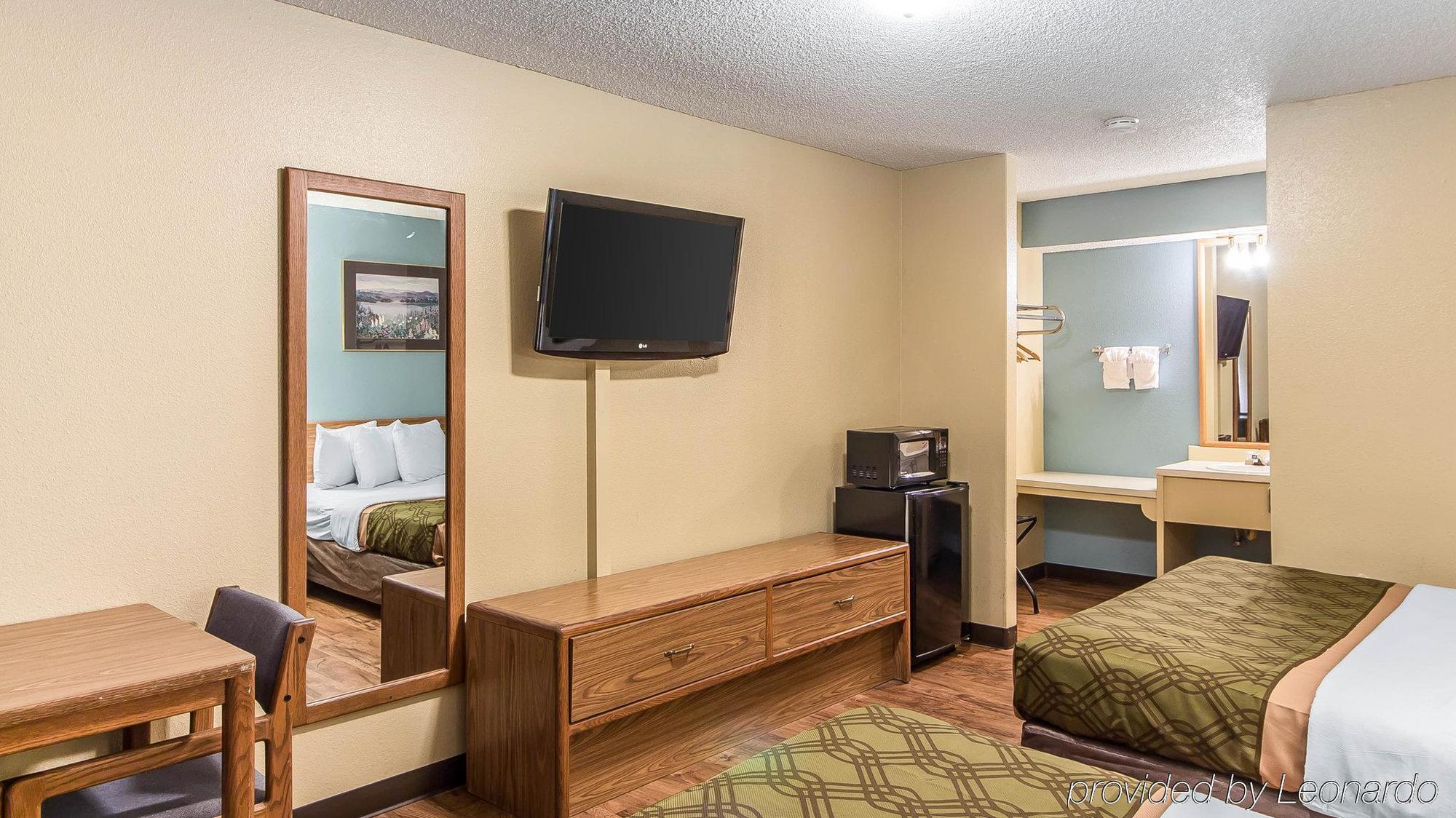 Econo Lodge Pryor Creek Eksteriør billede