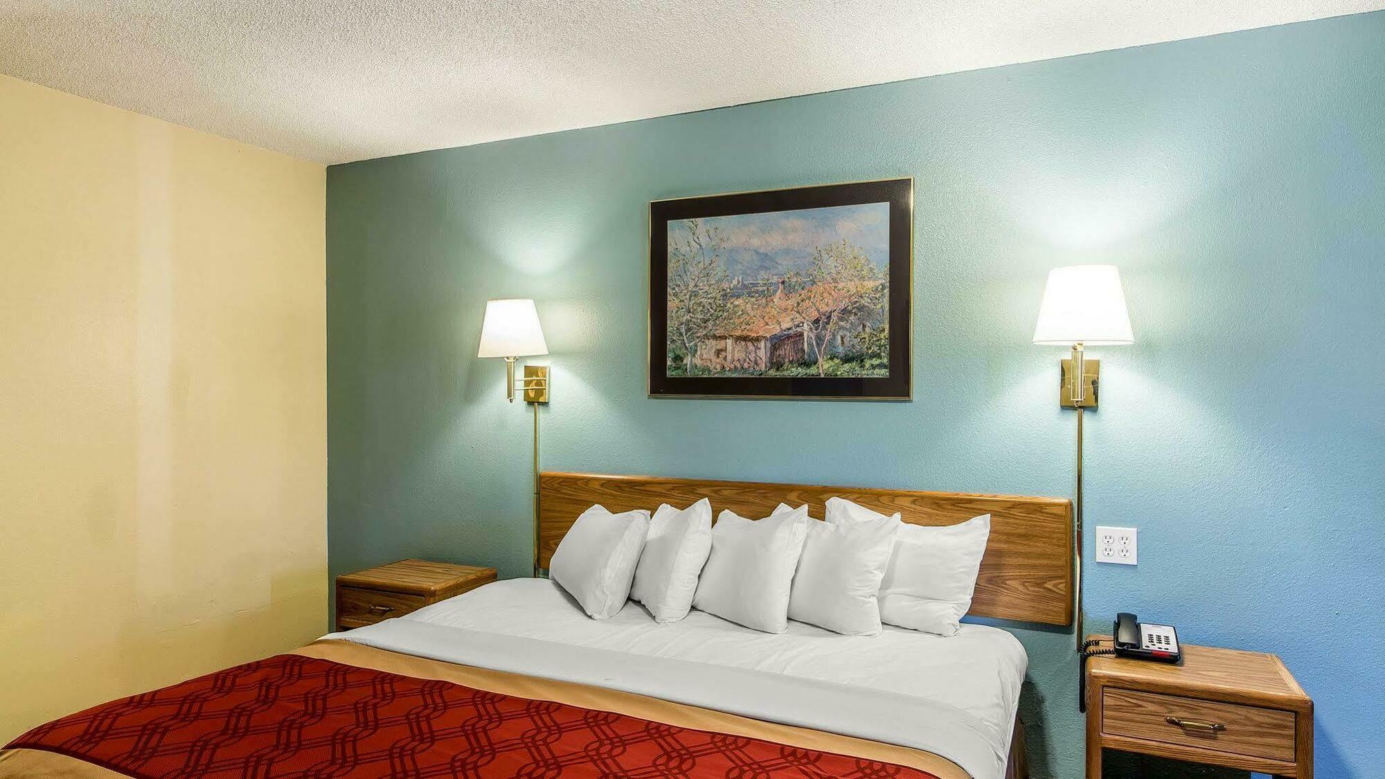 Econo Lodge Pryor Creek Eksteriør billede