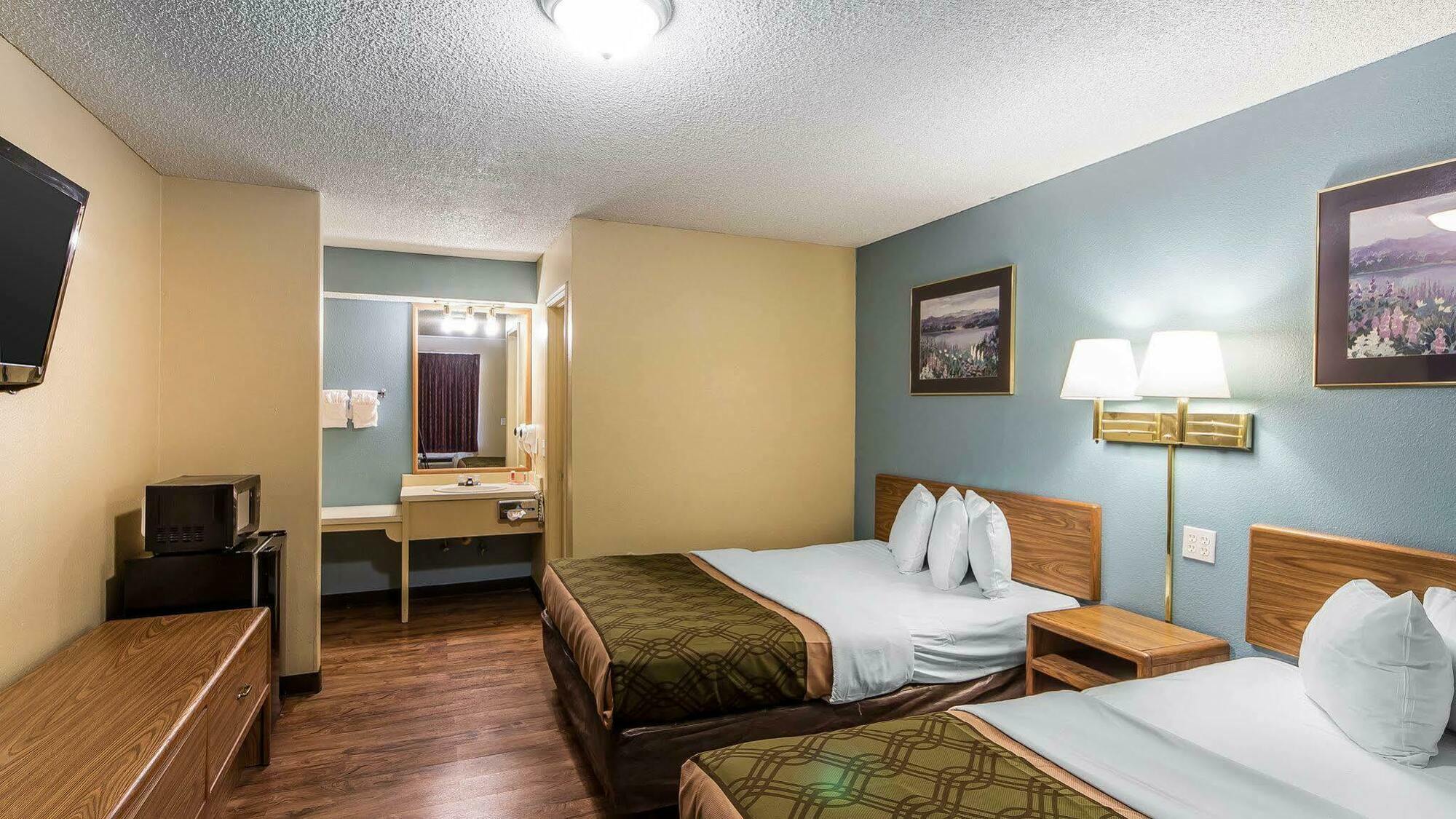 Econo Lodge Pryor Creek Eksteriør billede