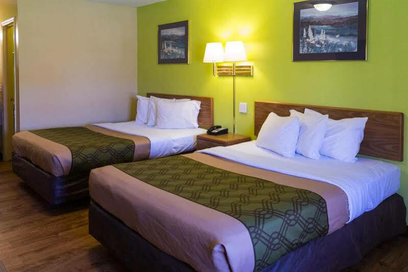 Econo Lodge Pryor Creek Eksteriør billede